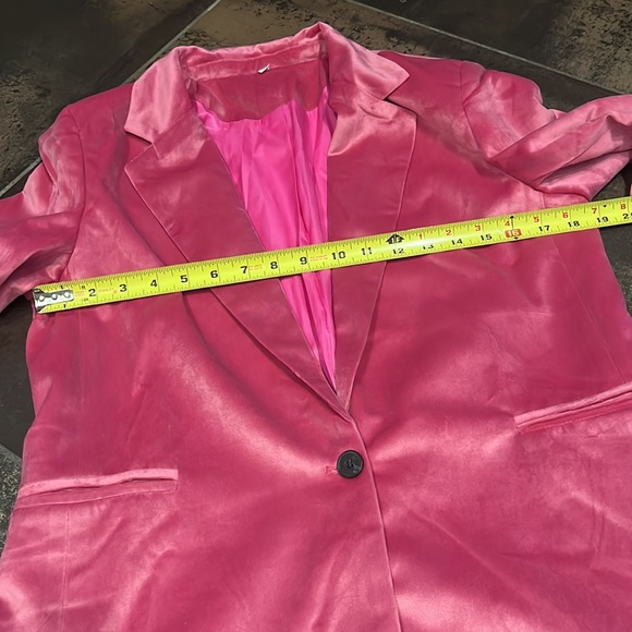 Pink Velvet blazer - size M - Picture 2 of 6